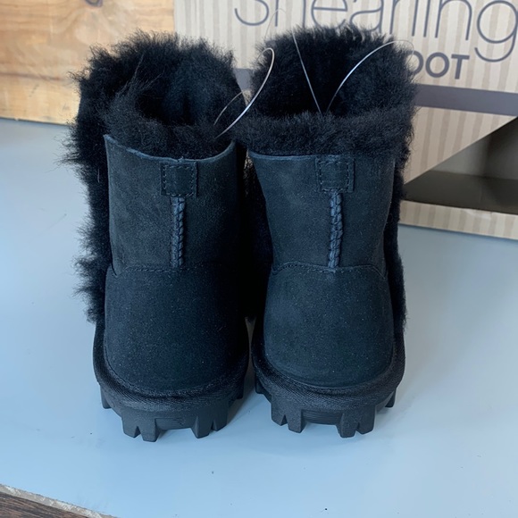 NWT Women’s Kirkland Signature Shearling Sheepskin Boot Black - Picture 4 of 6